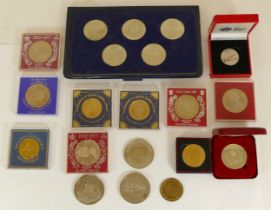 A collection of Royal Medals including a 1977 set