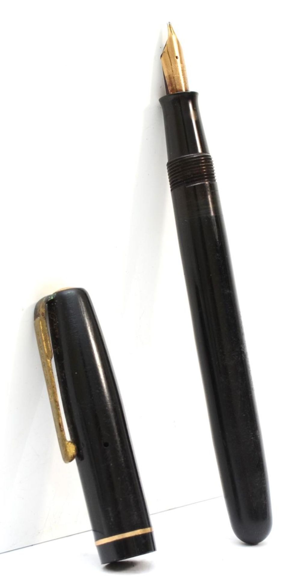 Watermans, a W2B fountain pen with 14kt gold nib,12.5cm.
