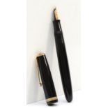 Parker, a Duofold fountain pen with 14kt gold nib, 13cm.