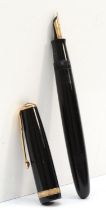 Parker, a Duofold fountain pen with 14kt gold nib, 13cm.