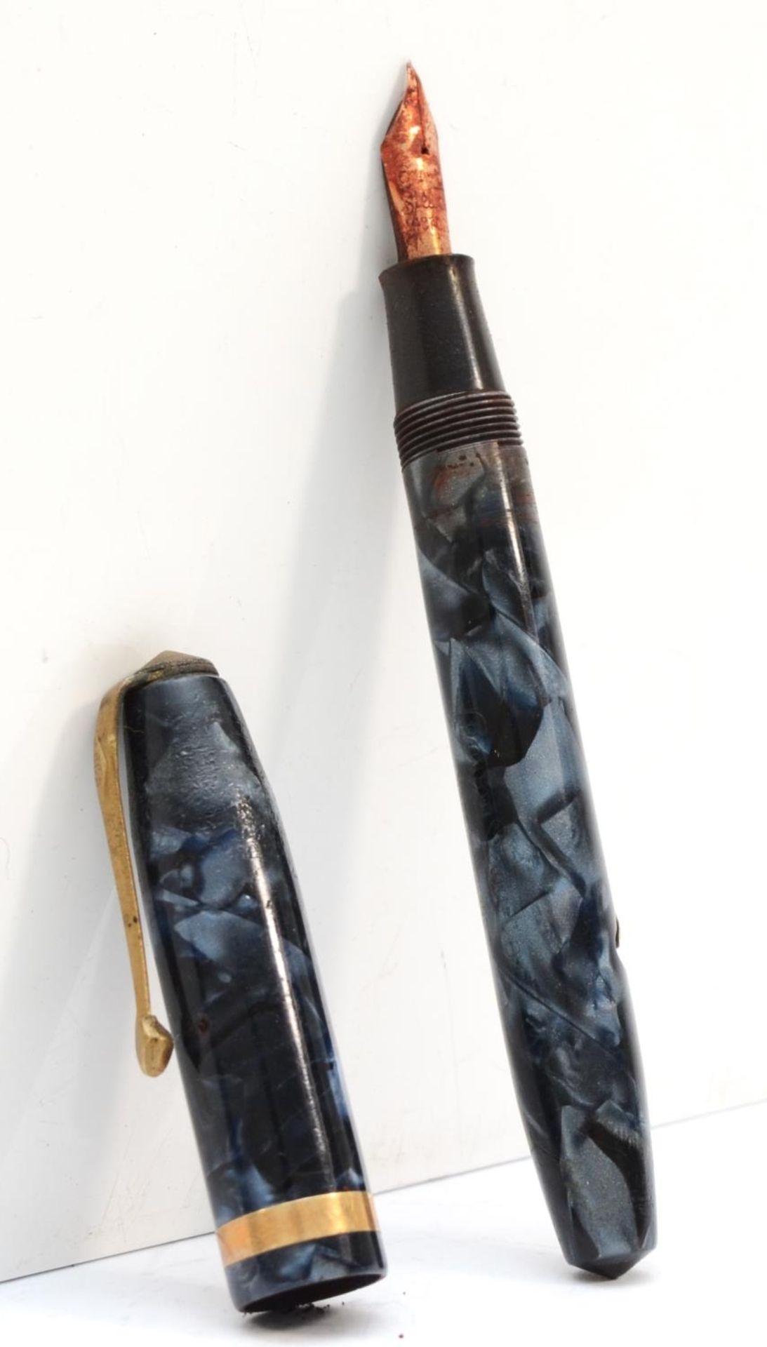 Conway Stewart, an 84 type fountain pen with 14kt gold nib, 12cm.