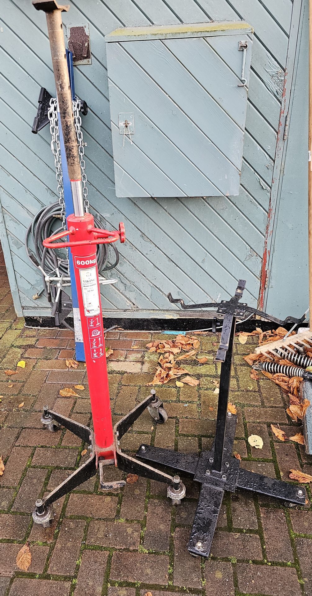 A Viking gearbox stand, model 600GA, 0.6ton and another stand