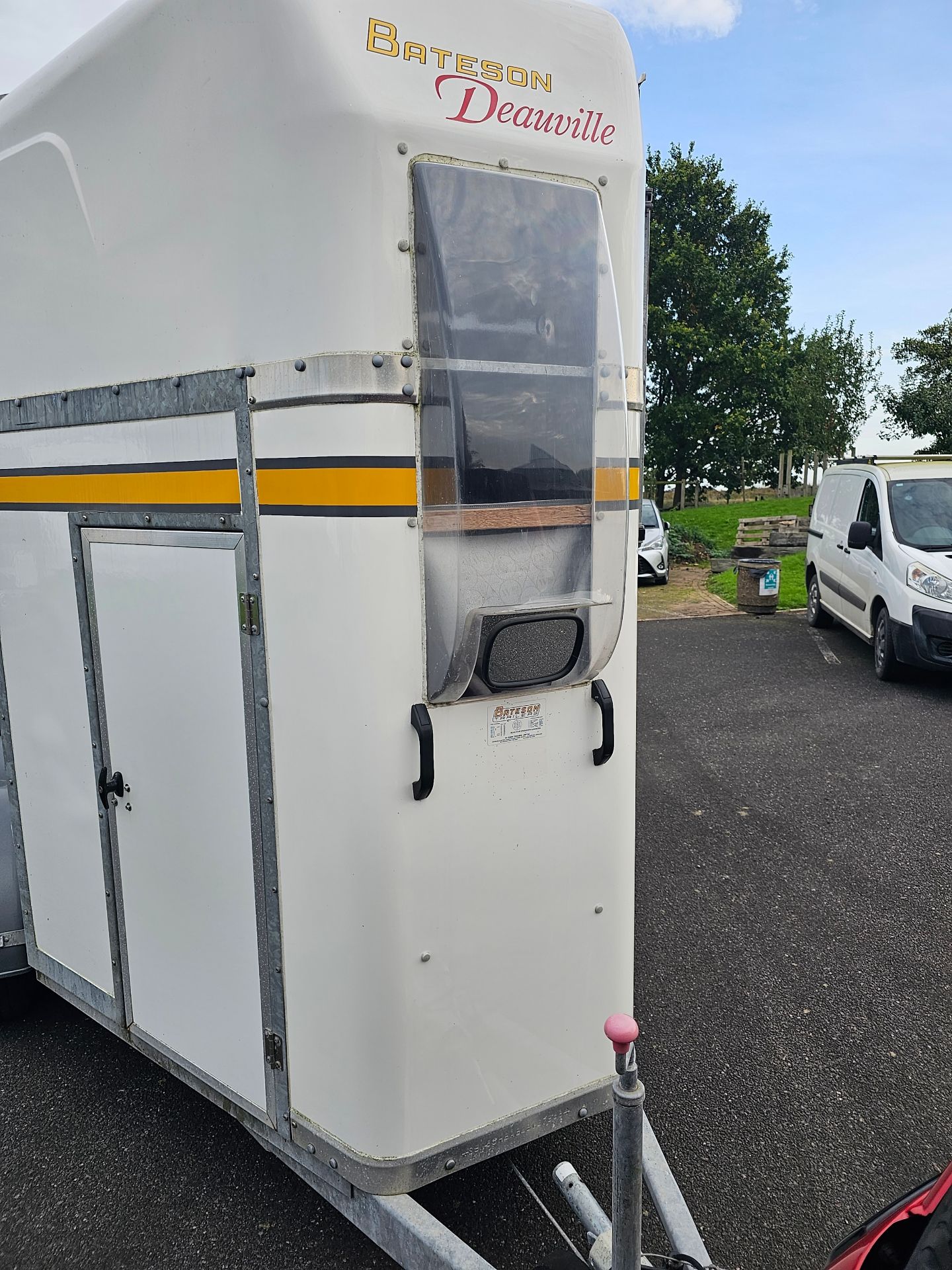 A Bateson Deauville horse trailer, 2300kg weight limit, with composite floor, very little use and - Image 8 of 16