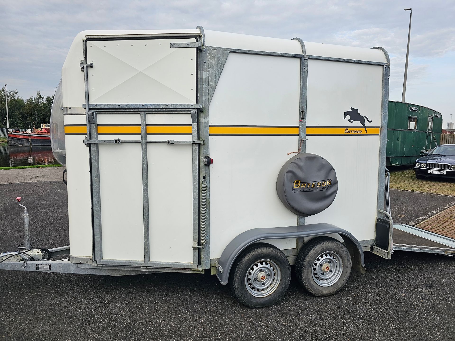 A Bateson Deauville horse trailer, 2300kg weight limit, with composite floor, very little use and - Image 13 of 16