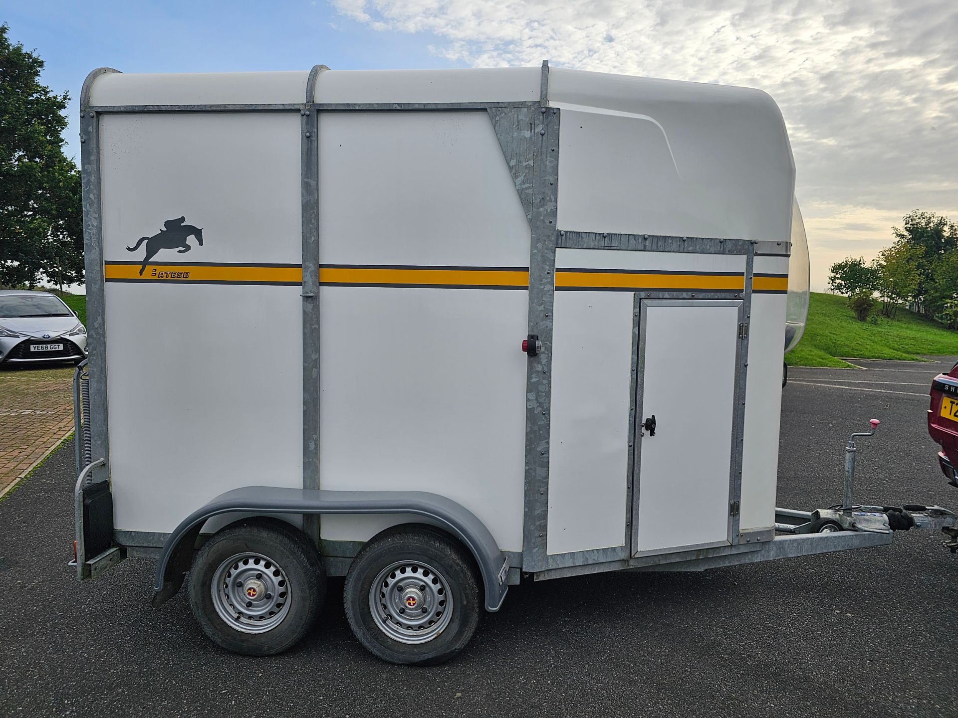 A Bateson Deauville horse trailer, 2300kg weight limit, with composite floor, very little use and - Image 7 of 16