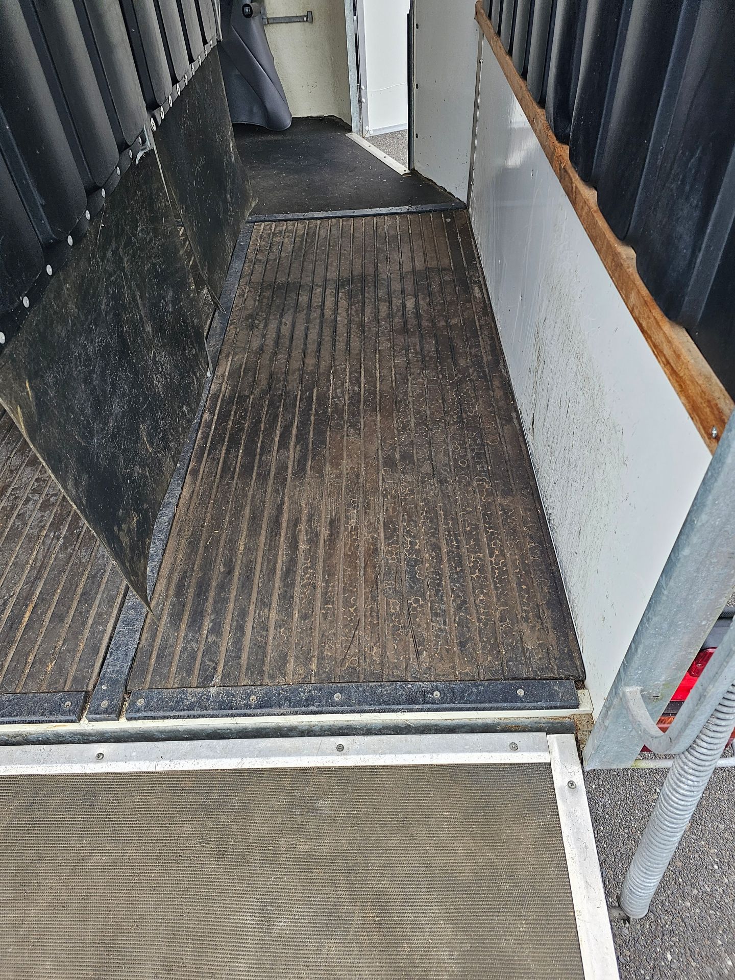 A Bateson Deauville horse trailer, 2300kg weight limit, with composite floor, very little use and - Image 2 of 16