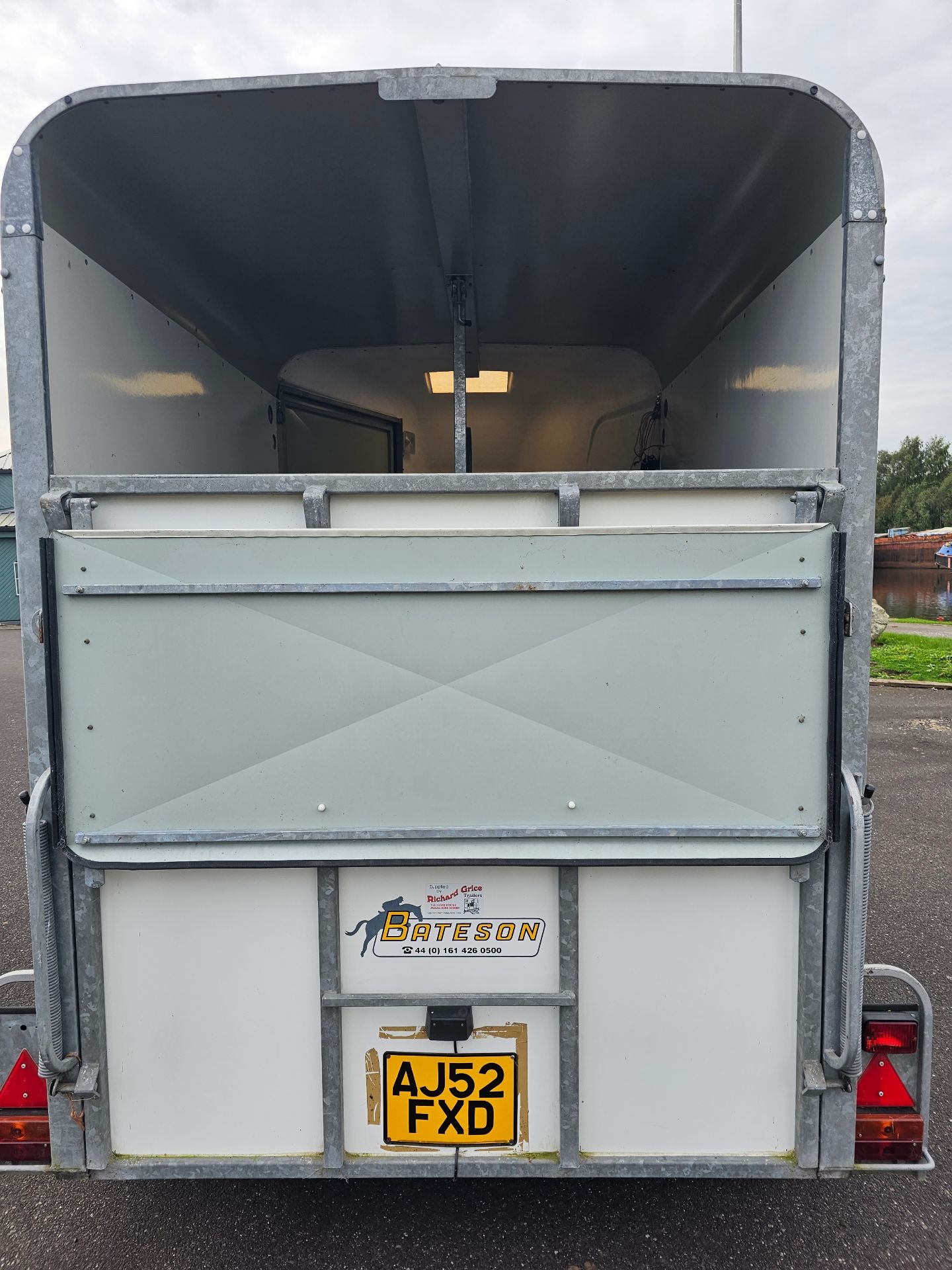 A Bateson Deauville horse trailer, 2300kg weight limit, with composite floor, very little use and - Image 4 of 16