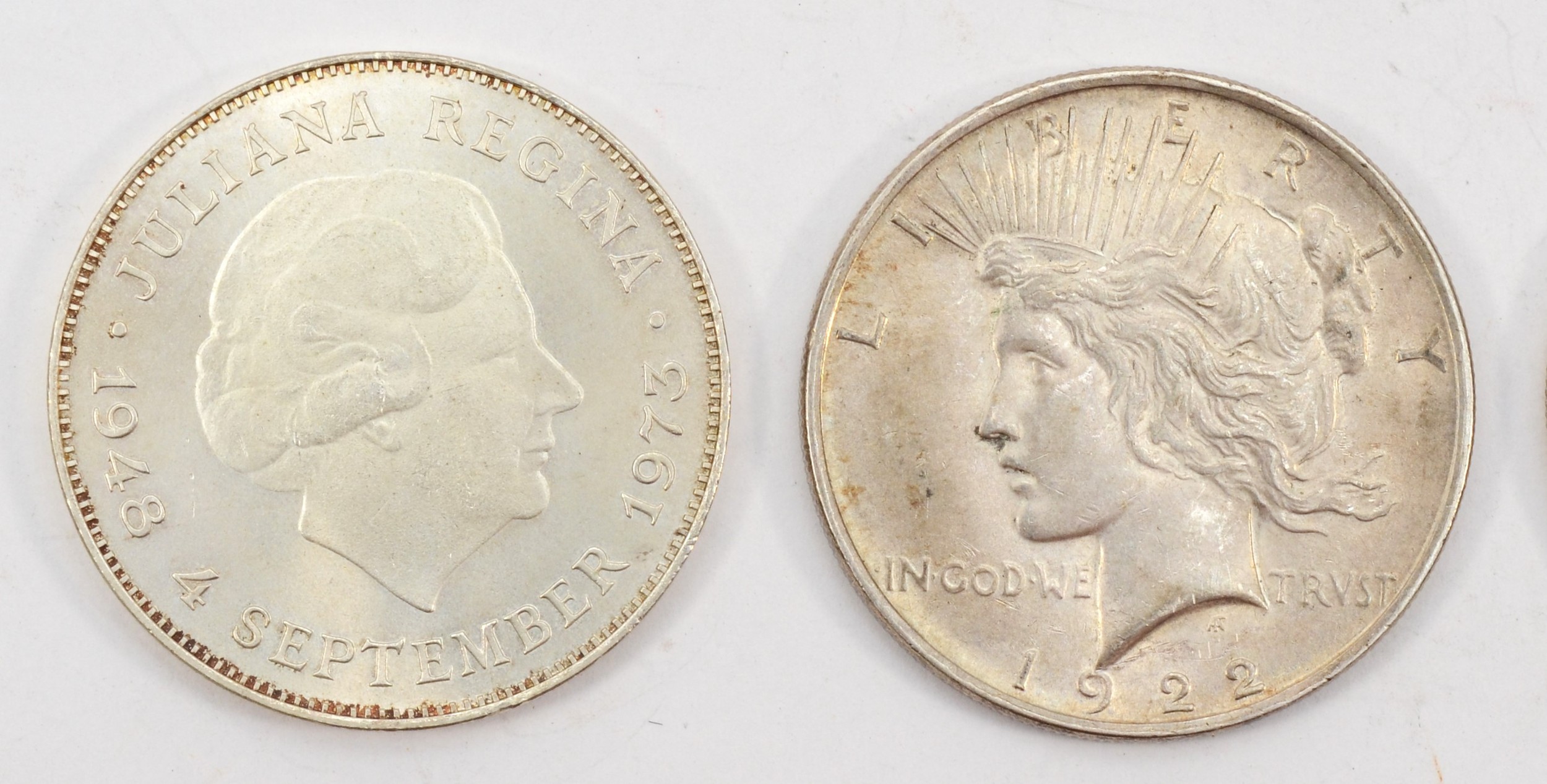 Two 1922 silver low relief peace dollars, a 1972 Kennedy half dollar, a silver Canadian totem pole - Image 2 of 8
