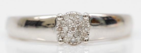 A 9ct white gold melee diamond cluster ring, S, 2.7gm.