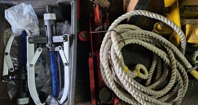 Various pulleys, a trolley jack and a tow rope