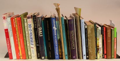 Box of mainly art and natural history related hardback books