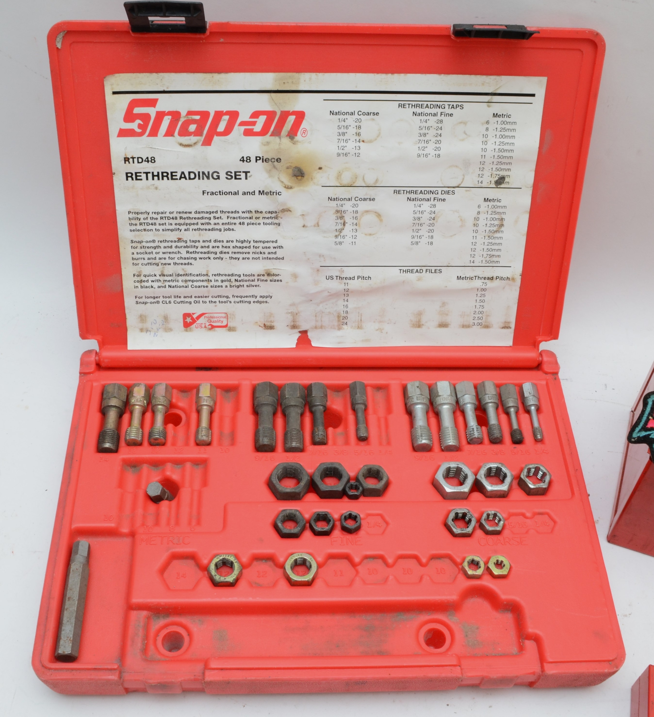Snap-on drill extractor set, a part rethreading kit and two metal boxes - Image 3 of 3