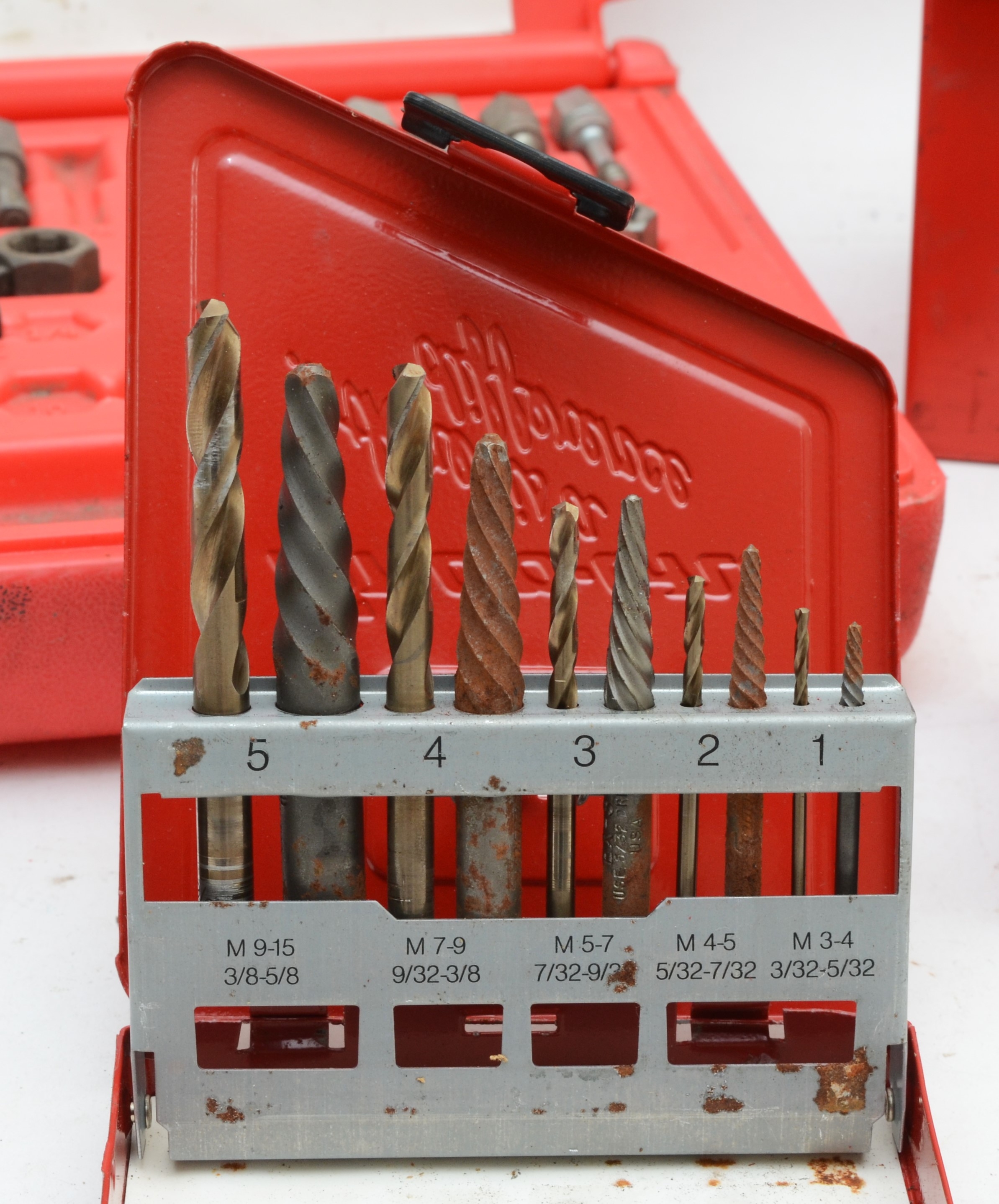 Snap-on drill extractor set, a part rethreading kit and two metal boxes - Image 2 of 3