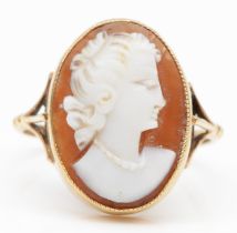 A vintage 9ct gold shell cameo dress ring, London 1975, 17 x 12mm, O, 2.9gm.