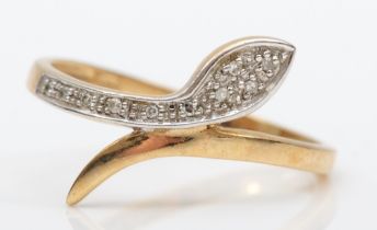 A vintage 9ct gold eight cut diamond snake ring, O, 1.4gm.