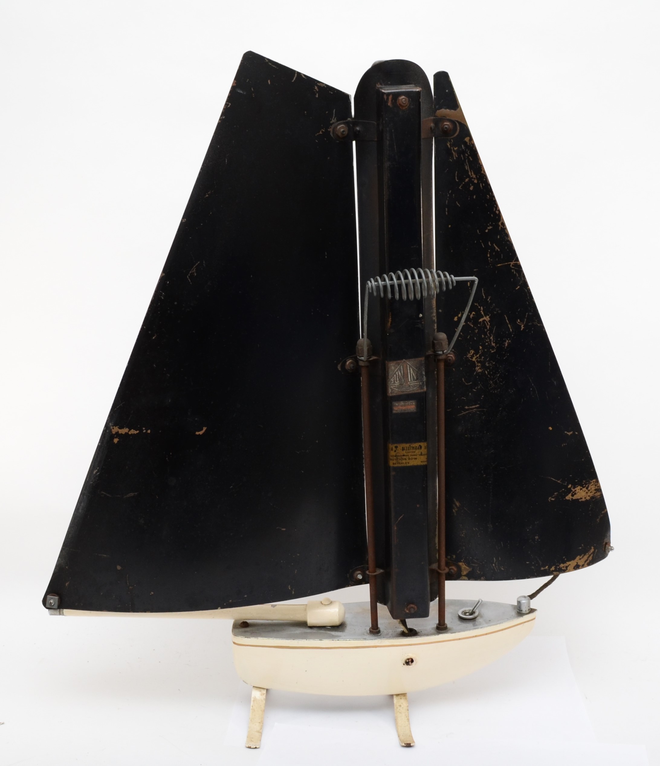 A mid 20th century Yacht shaped heater (element been removed), 67x68cm. - Image 3 of 4