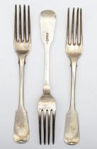 Three William IV Scottish silver fiddle pattern table forks, Glasgow 1836, 238gm