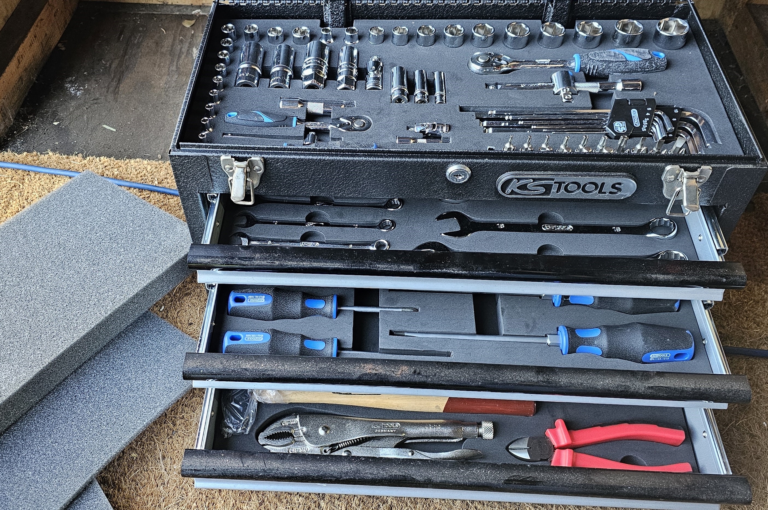 A KS Tools three drawer tool chest, unused