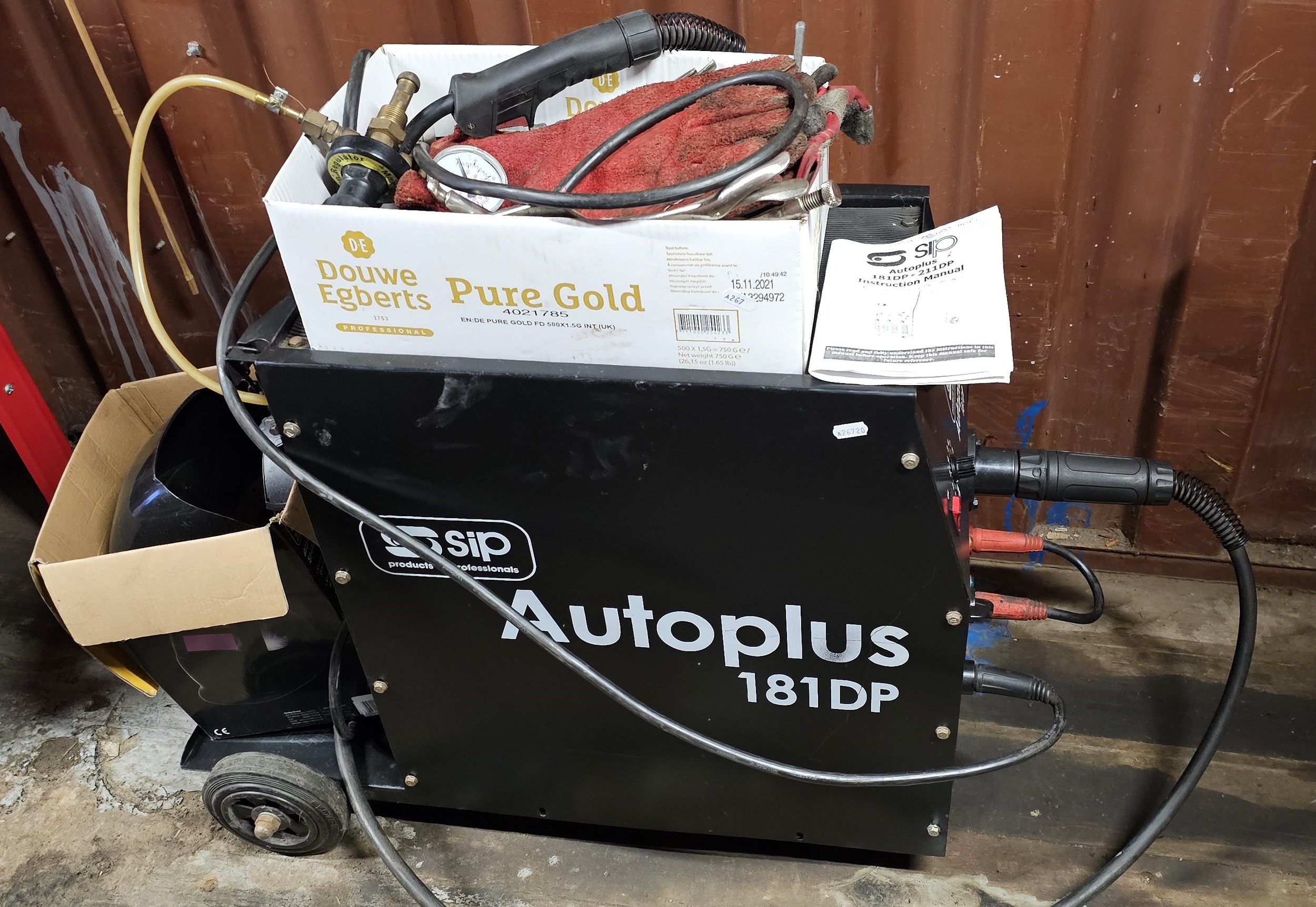 A SIP autoplus 181DP gas welder, Mig or gasless modes ,with instructions.