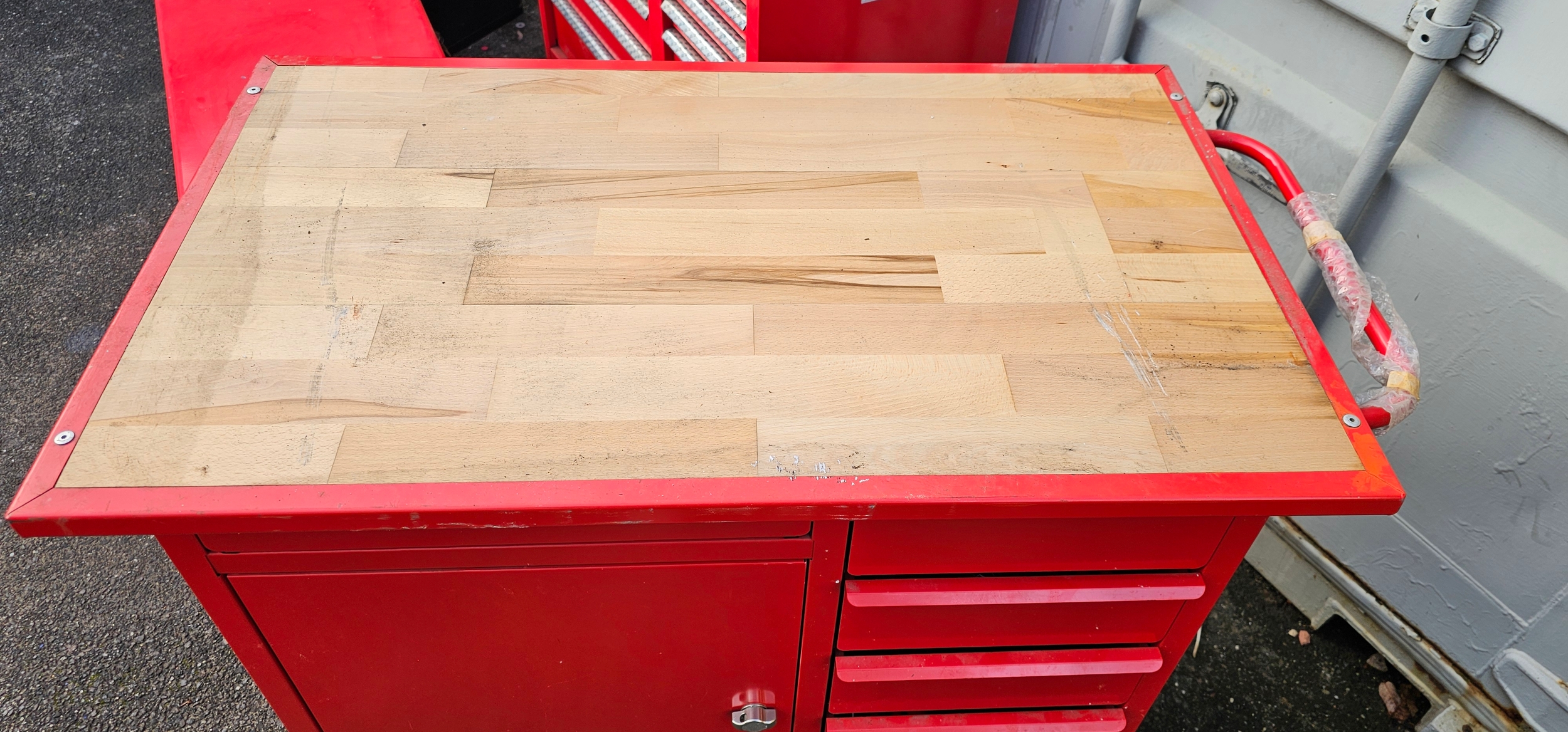 A Sealy work bench with wood work top, model AP1000M, 93 x 99 x 59cm - Image 2 of 4