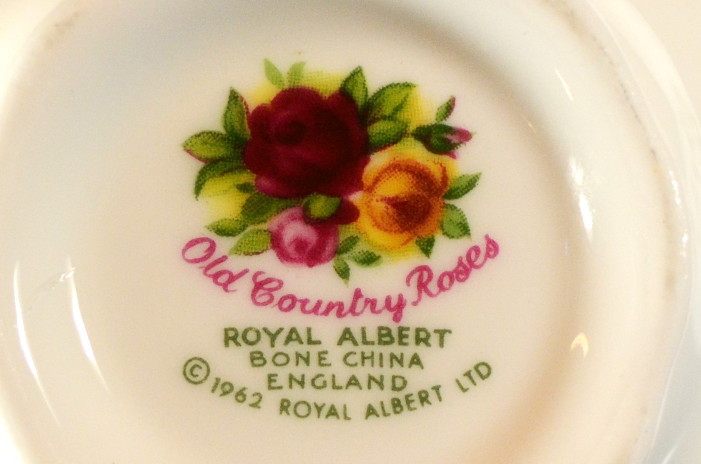 Four boxes of assorted Royal Albert bone china dinnerwares to include Old Country Roses, Sweet Pea - Bild 5 aus 6
