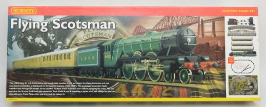 Hornby, a OO gauge Flying Scotsman (R 1019) electric train set, in original box