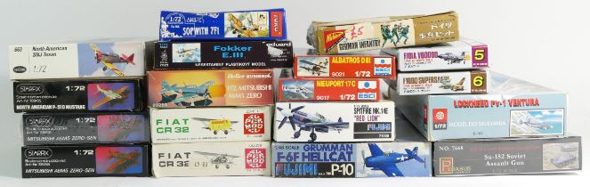 A group of model kits to include two ESCI 1:72 model planes, 9021, 9017, Starfix and other brands.