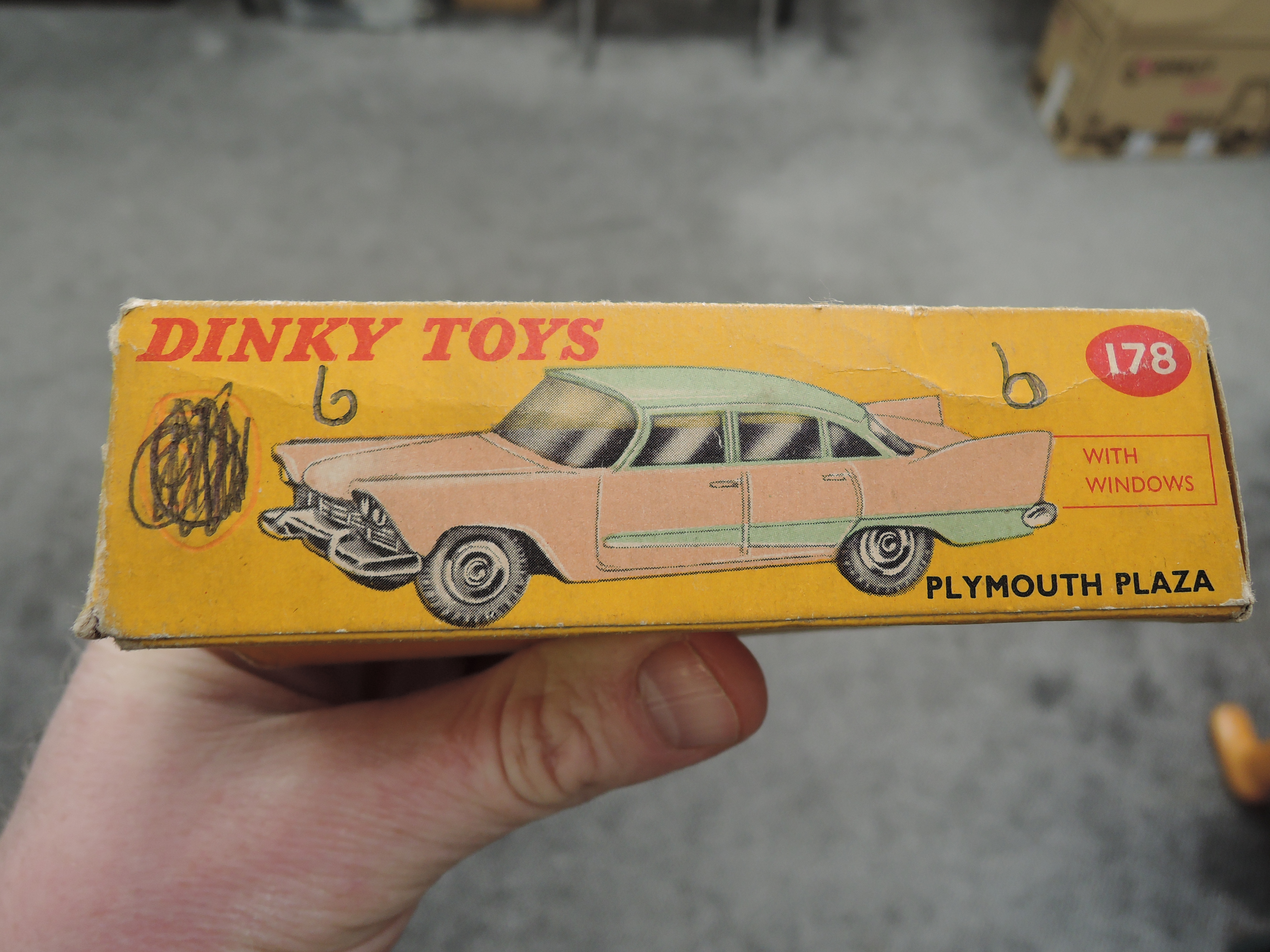 A Dinky diecast, 178 Plymouth Plaza, Pink & Green in original correct spot box - Image 4 of 5