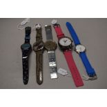 Five mens mixed watches, various styles and colours.