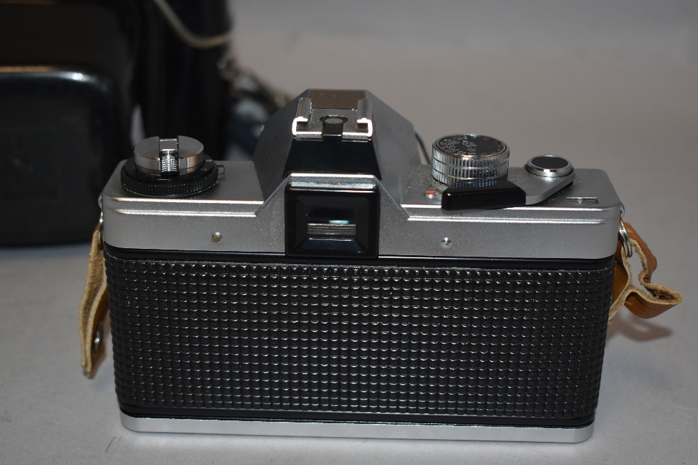 A Praktica PLC3 camera with Pentacon electronic 1,8/50 lens - Image 2 of 3