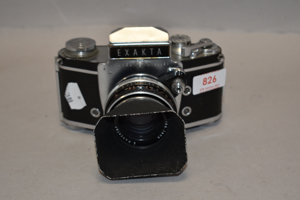 An Exakta Varex 11A with Carl Zeiss Jena Pancolor 2/50 lens No5822891