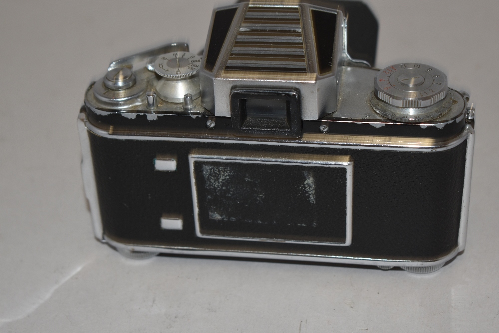 An Exakta Varex 11A with Carl Zeiss Jena Pancolor 2/50 lens No5822891 - Image 2 of 2