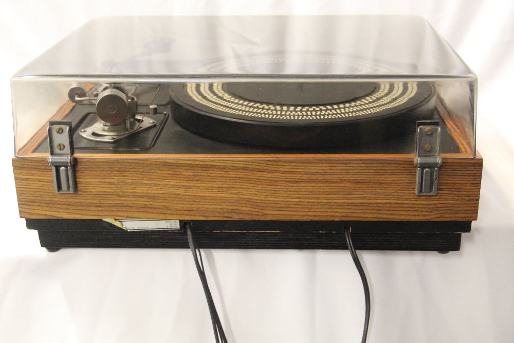 A top end turntable made by Fons. The Fons CQ30 is a great piece of three speed transcription - Image 6 of 8