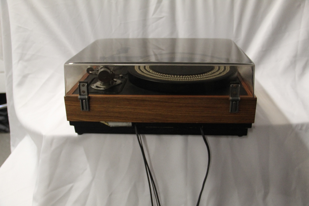 A top end turntable made by Fons. The Fons CQ30 is a great piece of three speed transcription - Image 7 of 8