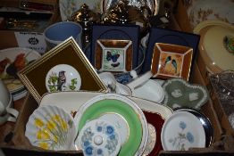 A nice selection of collectors pieces including two boxed Royal Worcester display plates 'Kyoto' and