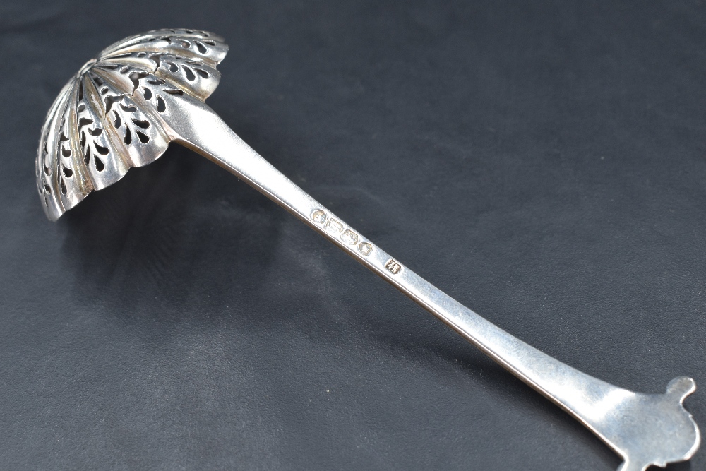 A Victorian silver Onslow pattern sifting spoon, with circular scalloped and pierced bowl, marks for - Image 4 of 4