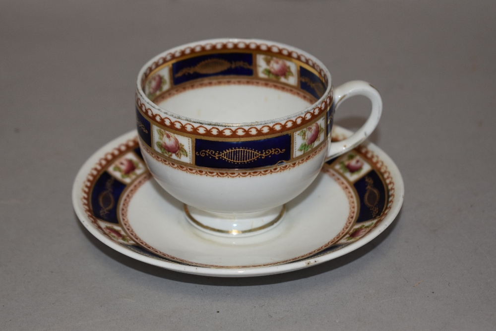 A 20th century Royal Albert Trigo pattern part tea service. - Image 2 of 3