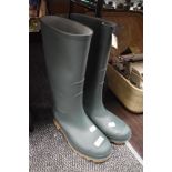 A pair of Lomond green Wellington Boots (size 8)