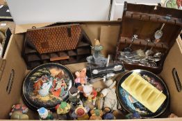 A mixed box of collectables including six Bradex Russian themed decorative collectors plates, a