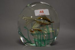 A fantastic mid century Murano Fratelli Toso art glass paper weight lamp worked to depict two