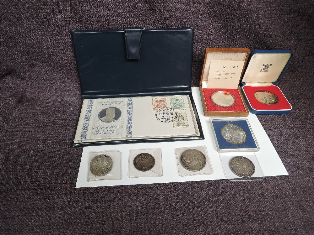 A small amount of coins and medallions, 1975 500th Anniversary of Michelangelo Buonarroti Silver