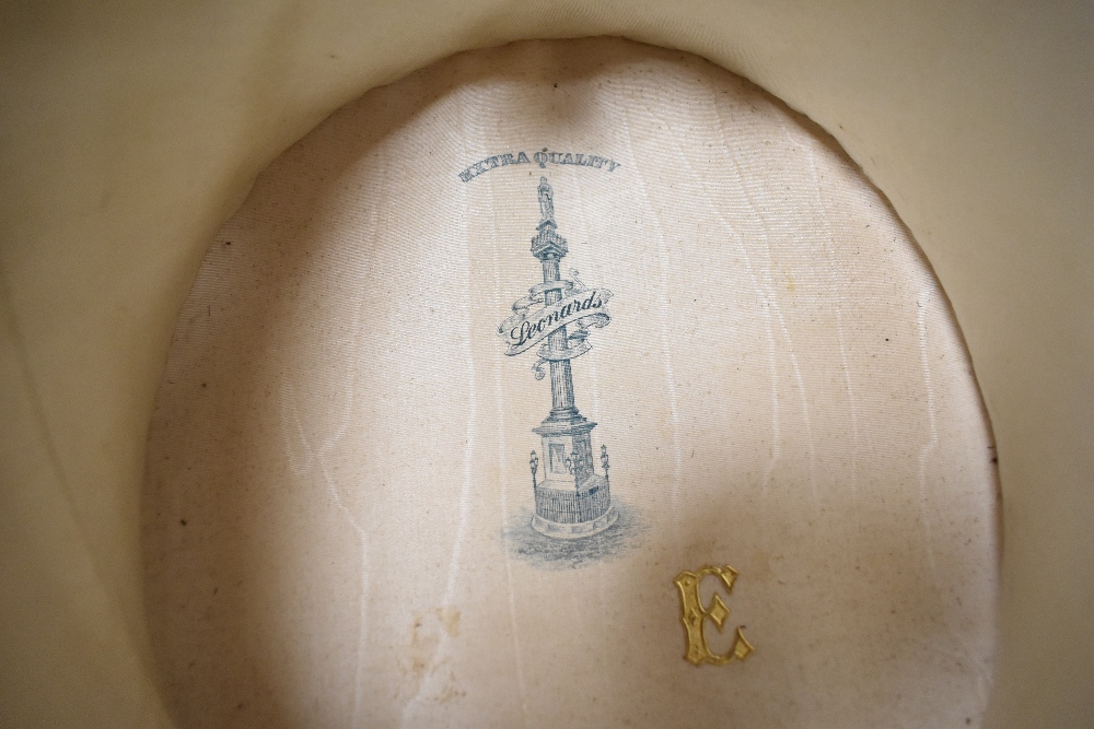 A Victorian Leonards top hat and leather case. - Image 4 of 6