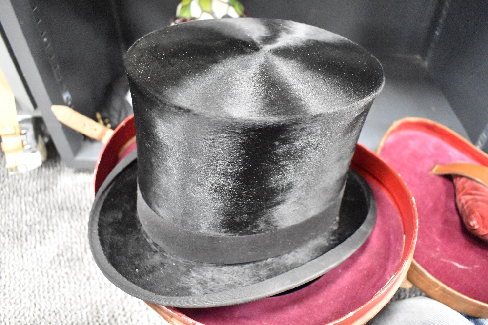 A Victorian Leonards top hat and leather case. - Image 6 of 6
