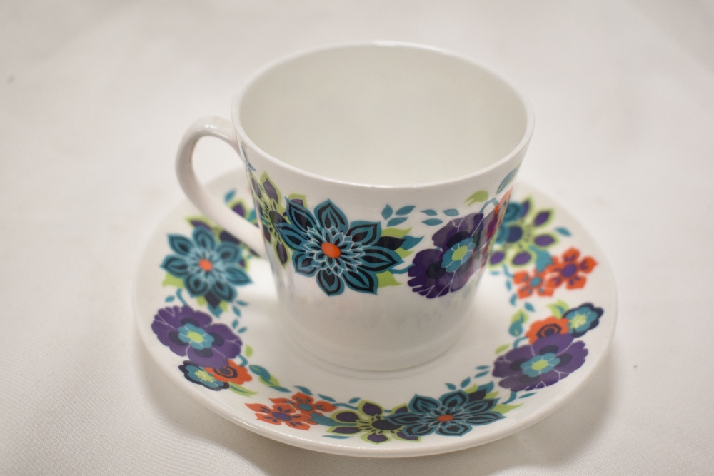 A selection of Elizebethan bone china 'Ascot' comprising; cups and saucers, plates and jug. - Image 2 of 3
