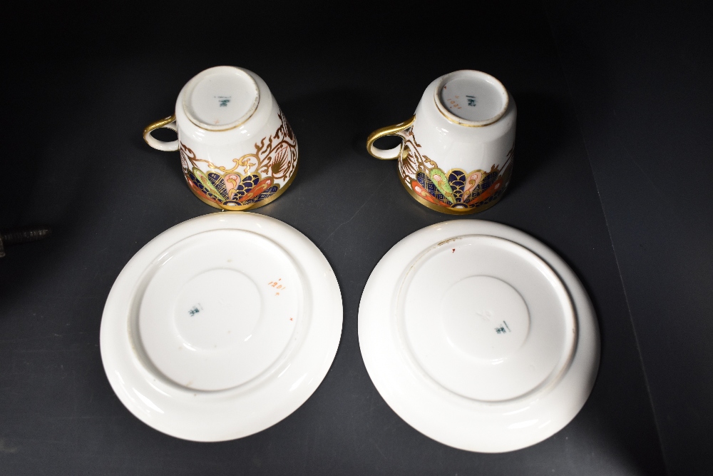 A pair of Copeland tea cup and saucer sets having an Imari palette pattern. - Image 5 of 5