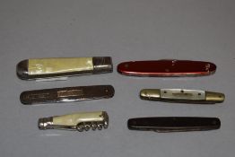 Six early 20th century small sized pocket or fruit knives.