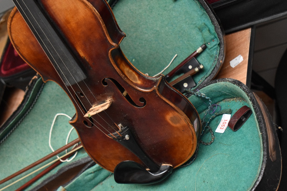 A traditional violin having two piece 14inch back, makers stamped on neck (mirroring Rs within - Image 2 of 5