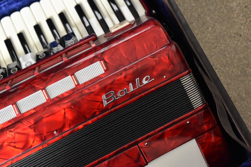 A Baile Cavalier Piano accordion, 96 button plus 7 bass, with hard case - Image 3 of 4