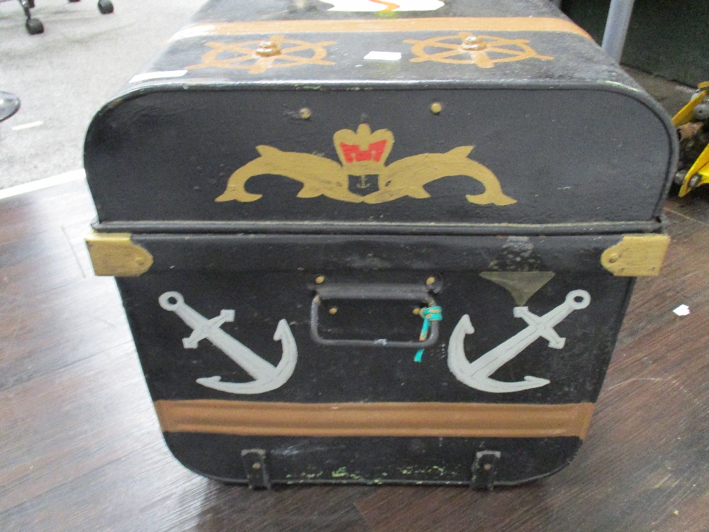 A vintage metal chest, having painted scenes, of nautical interest. - Image 5 of 6