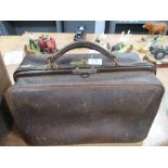 A vintage leather doctors/Gladstone bag, AF, some wear.